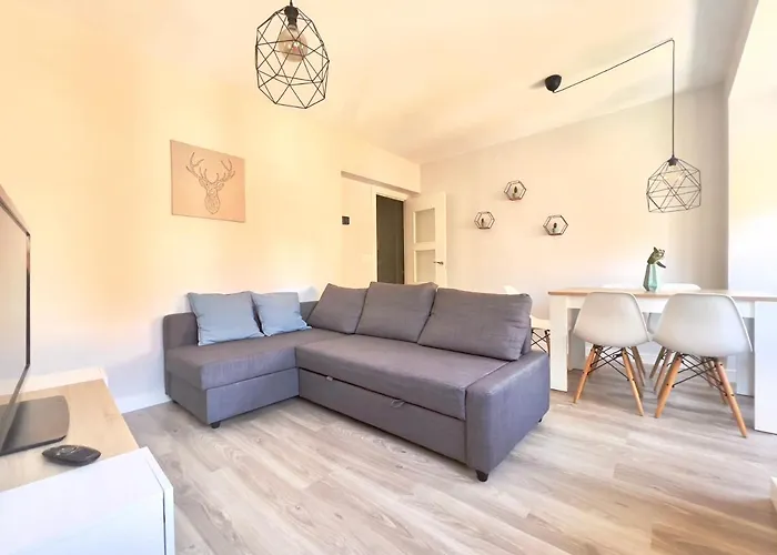 Housingleon Velarde